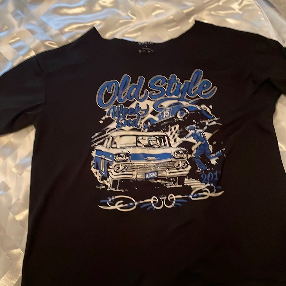 Shirt with a cut on the neck